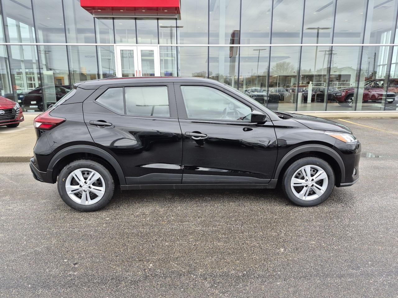 2025 Nissan Kicks Play S FWD Photo21