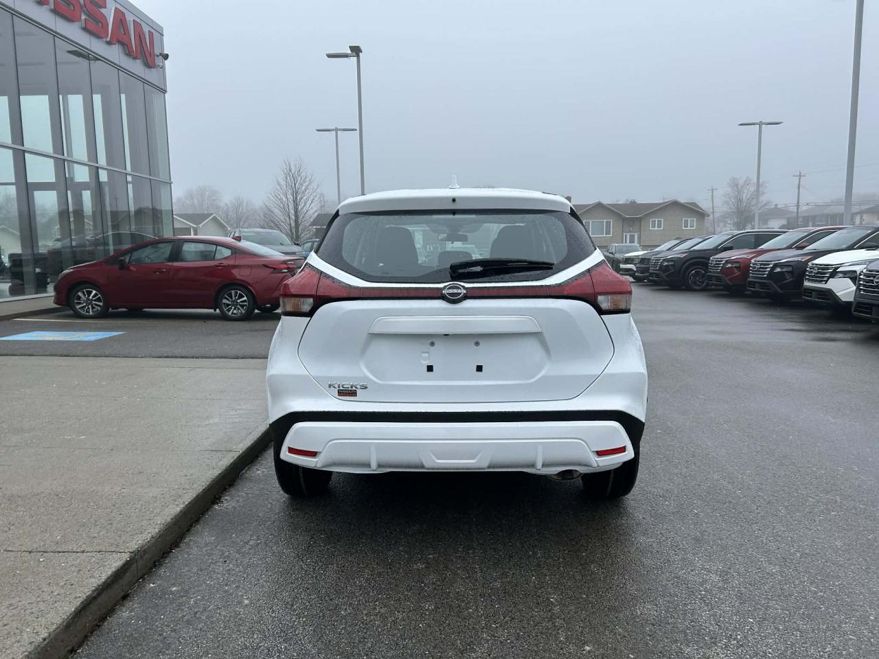 2025 Nissan Kicks Play S FWD Photo18