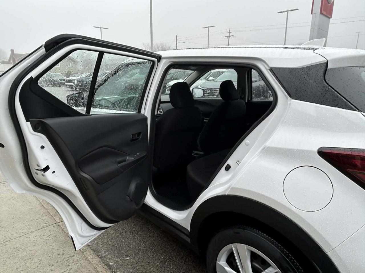 2025 Nissan Kicks Play S FWD Photo23