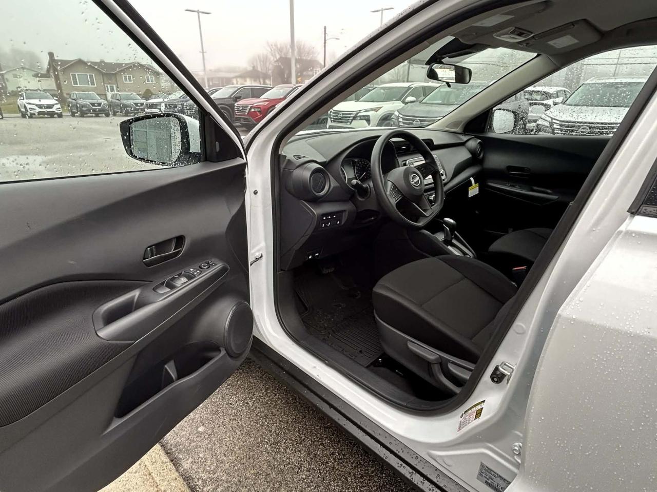 2025 Nissan Kicks Play S FWD Photo20