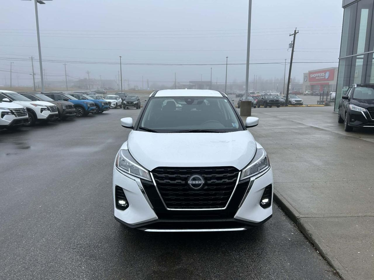 2025 Nissan Kicks Play S FWD Photo2