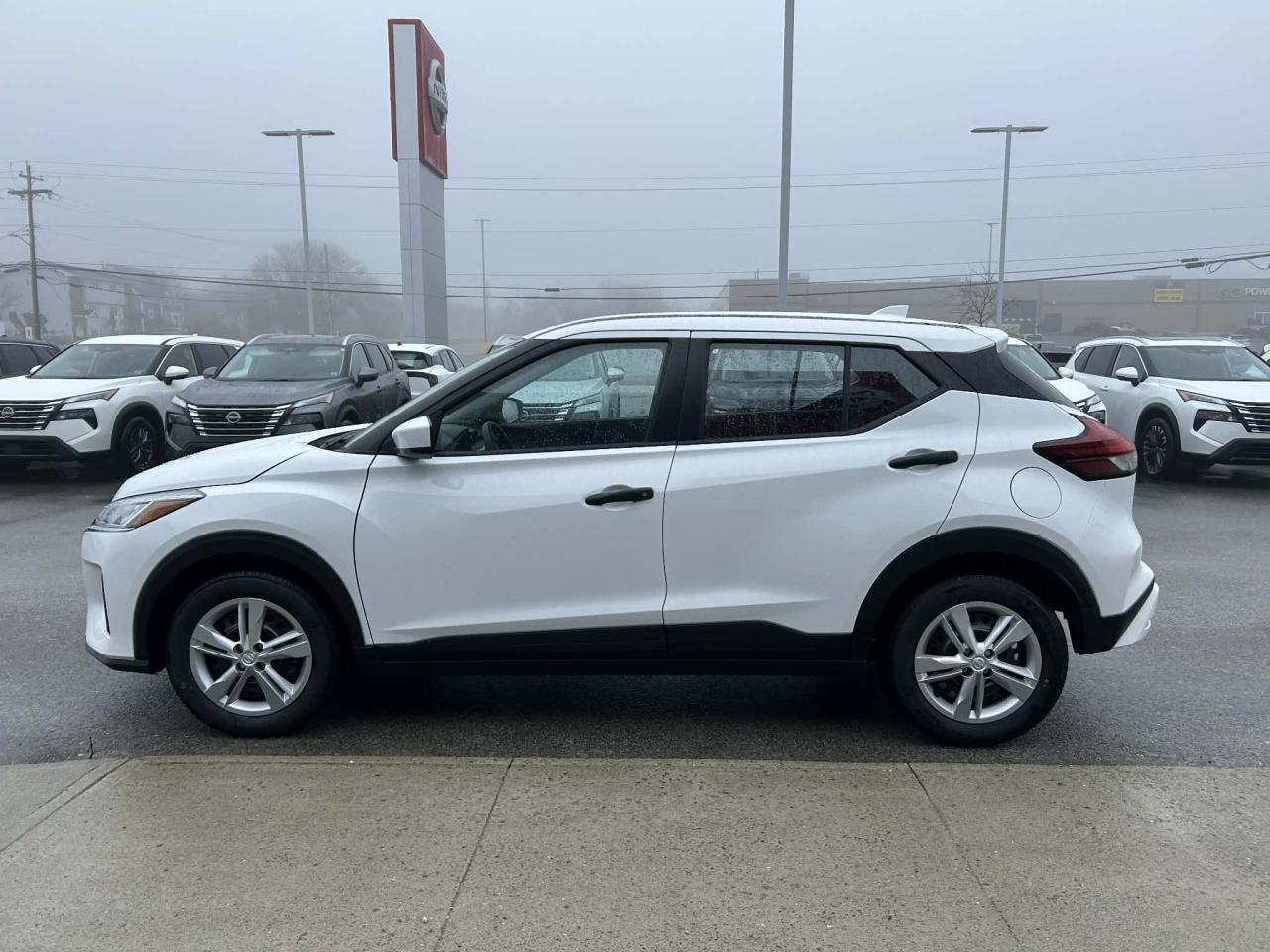 2025 Nissan Kicks Play S FWD Photo5