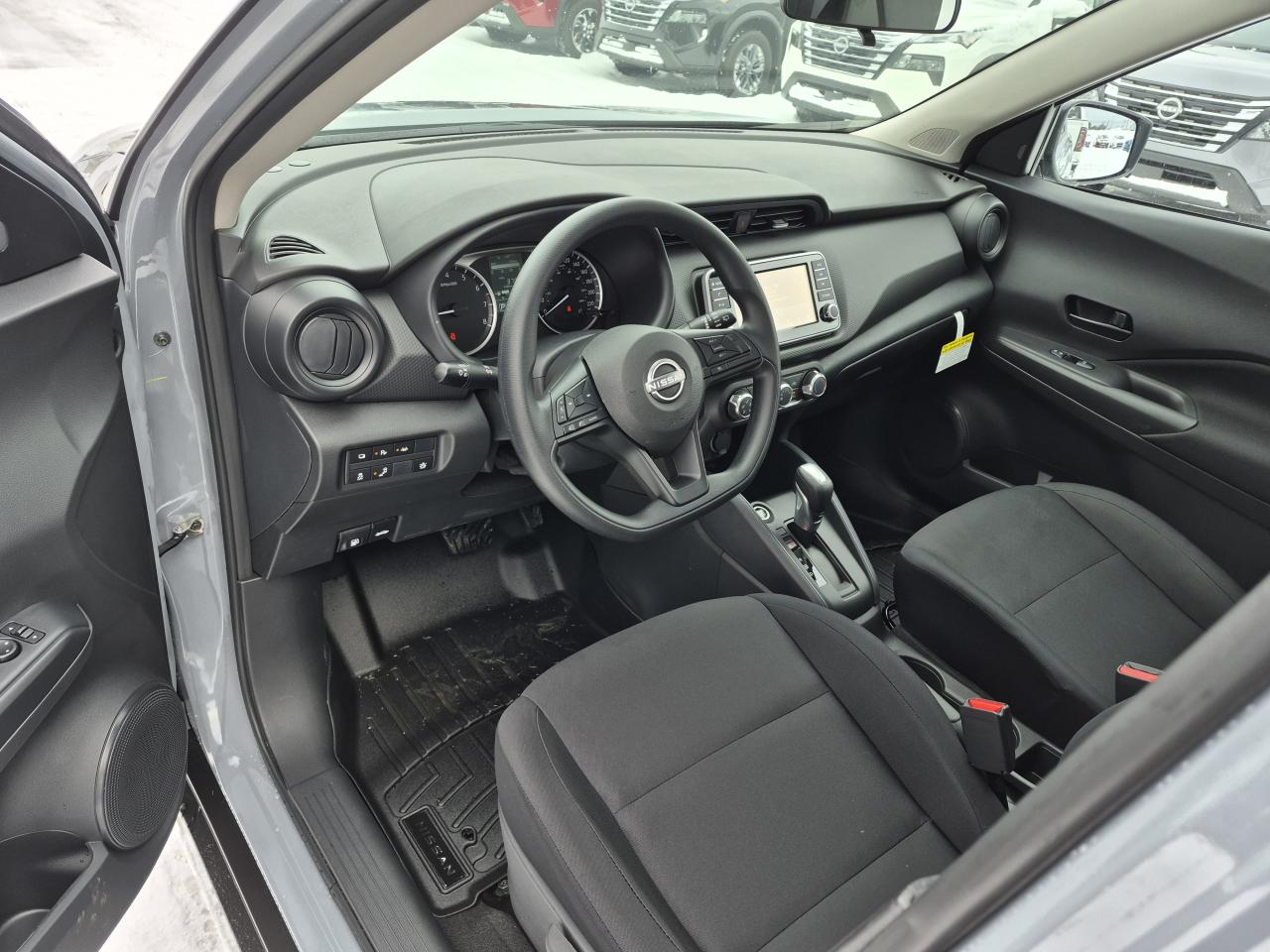 2025 Nissan Kicks Play S FWD Photo6