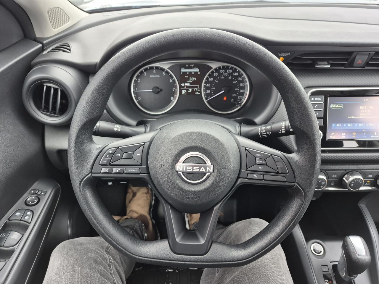 2025 Nissan Kicks Play S FWD Photo7