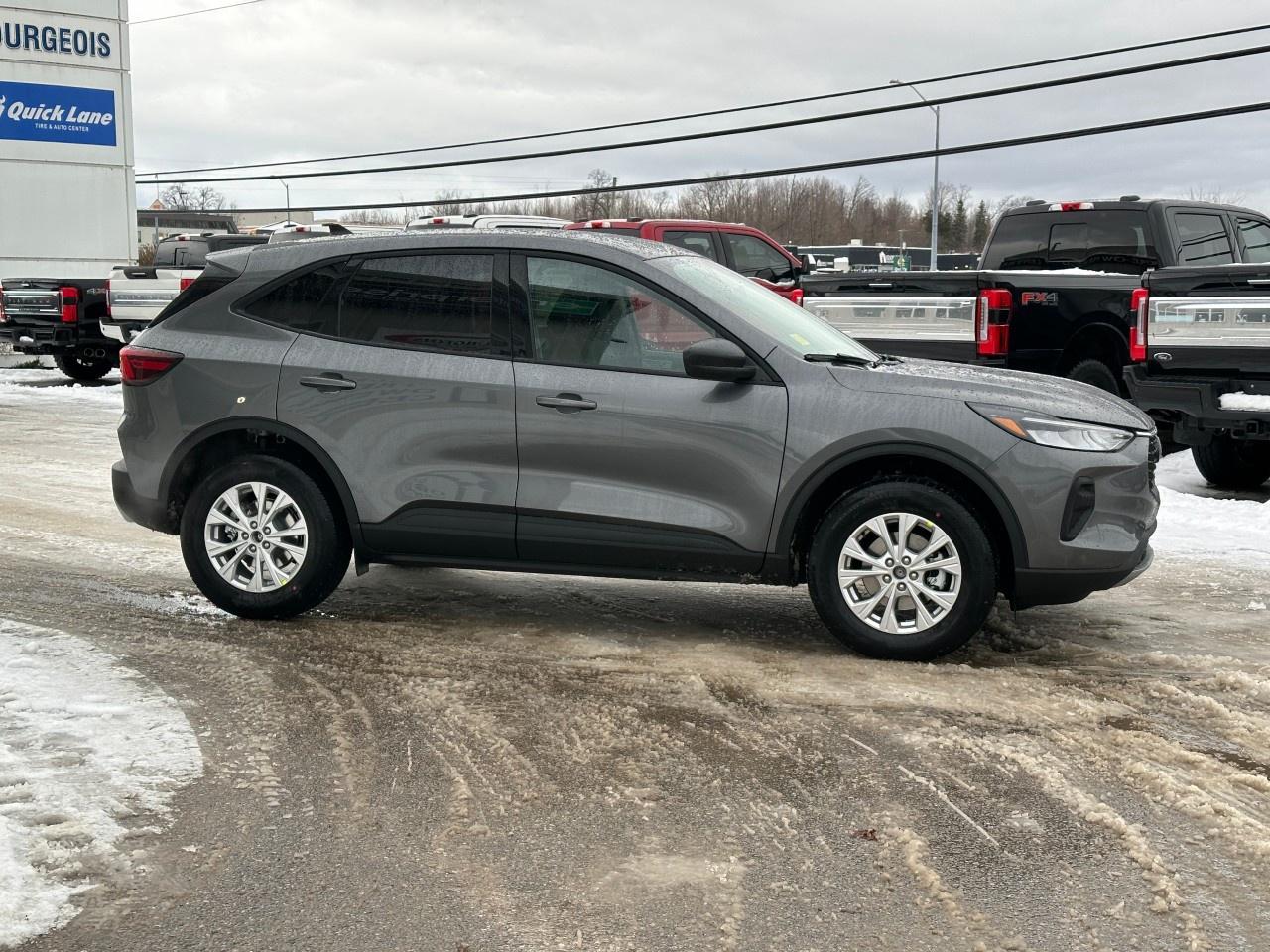 2026 Ford Escape Active AWD Photo4