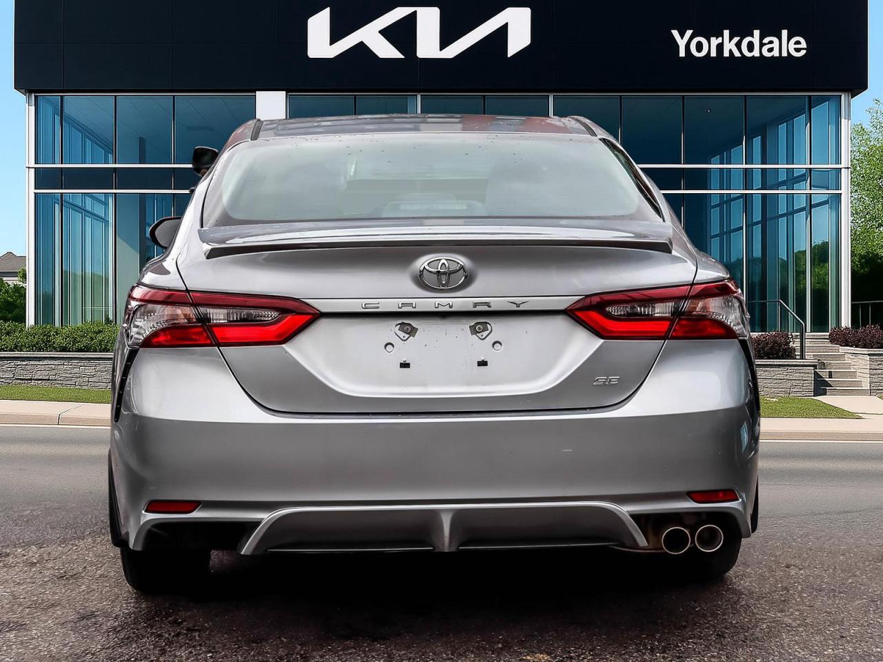 2024 Toyota Camry SE Photo3