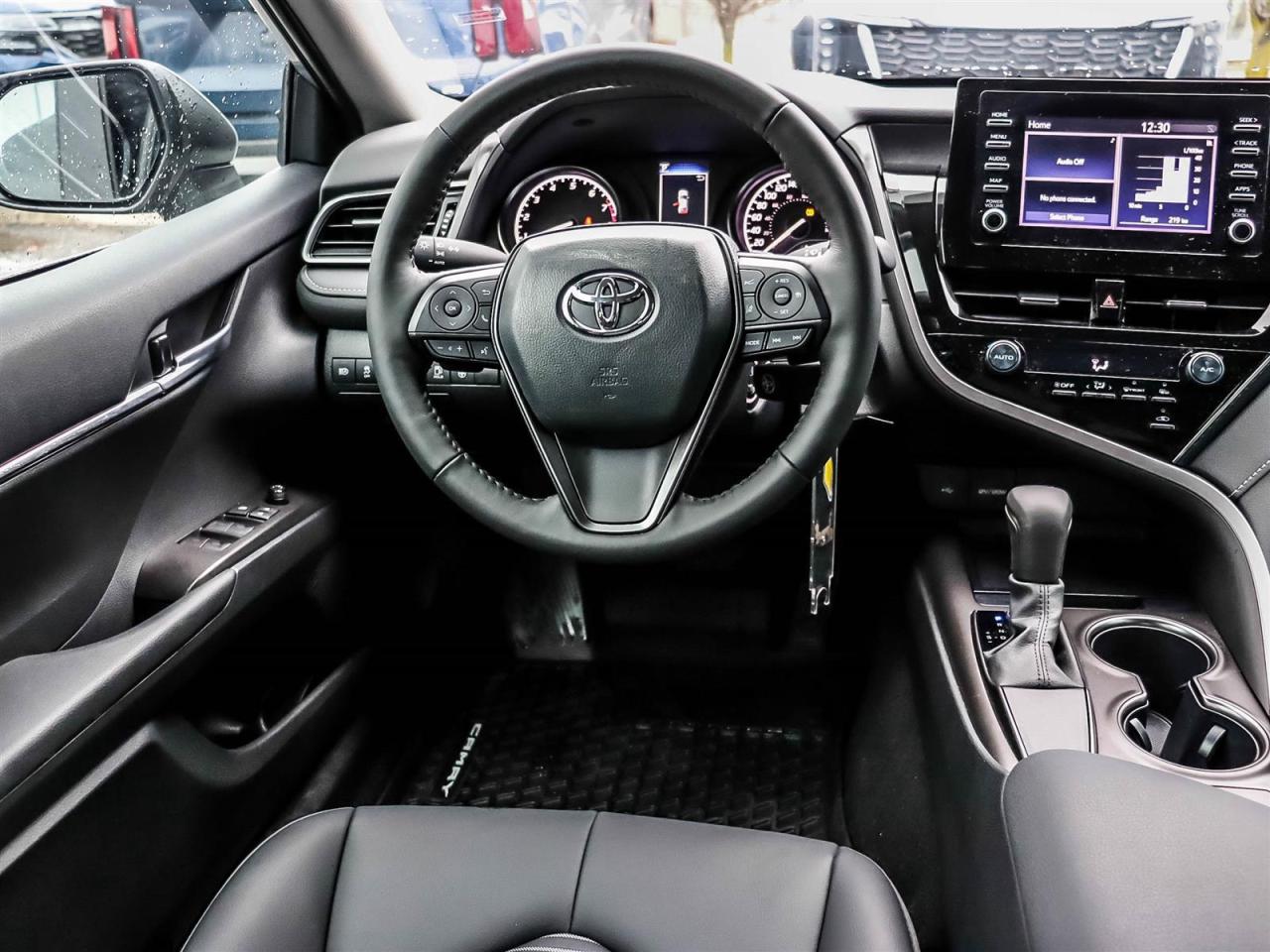 2024 Toyota Camry SE Photo