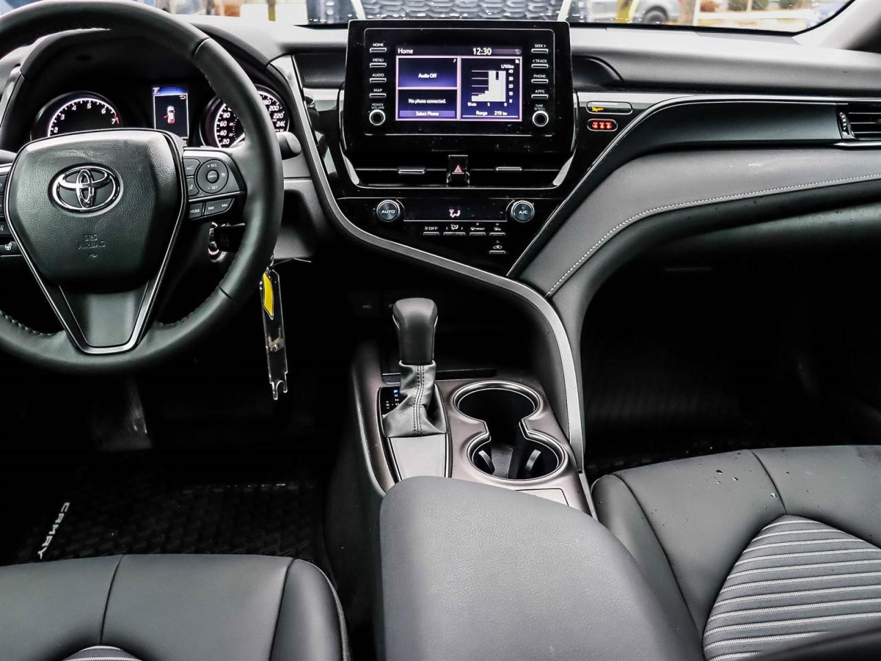 2024 Toyota Camry SE Photo