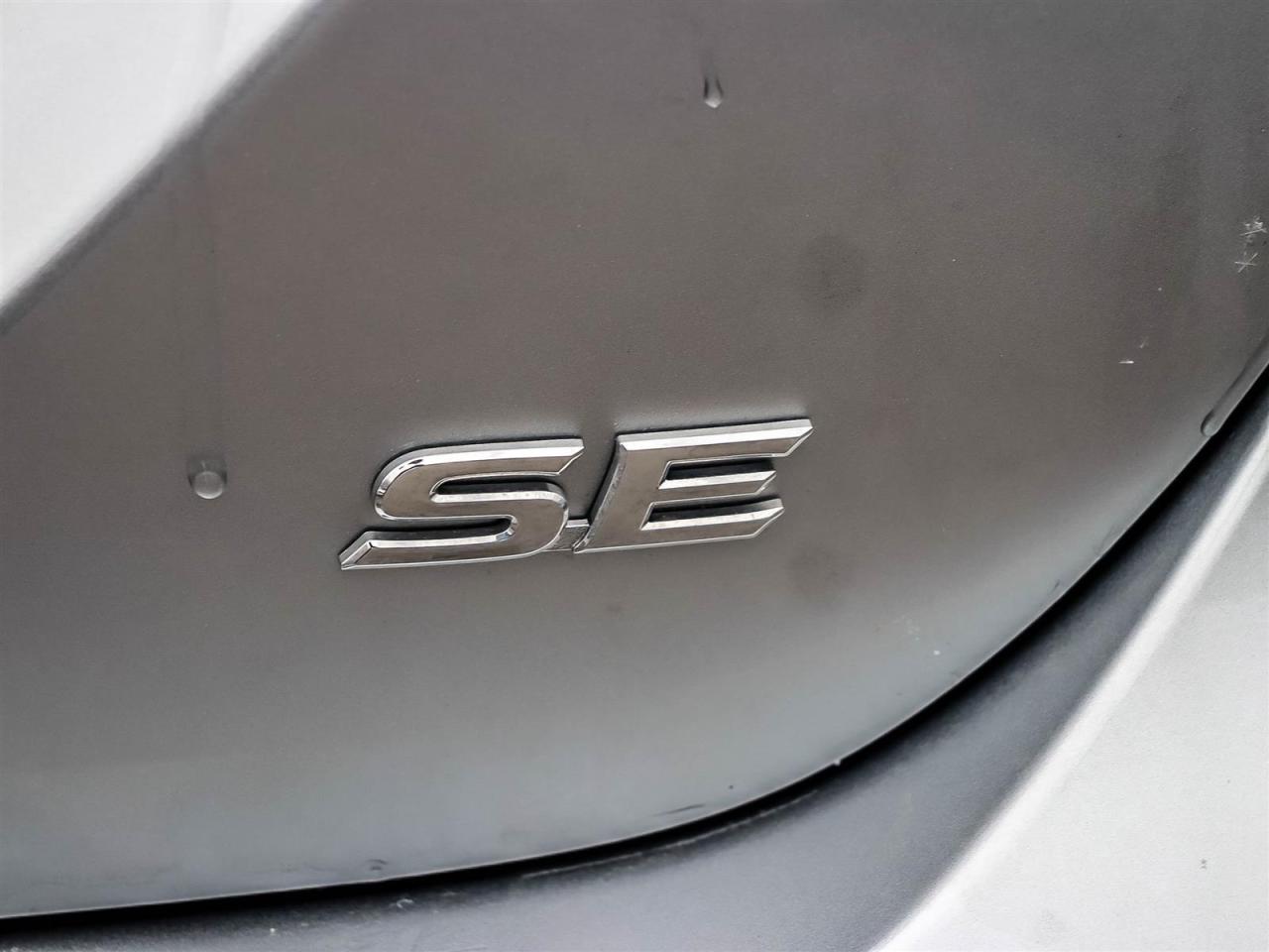 2024 Toyota Camry SE Photo