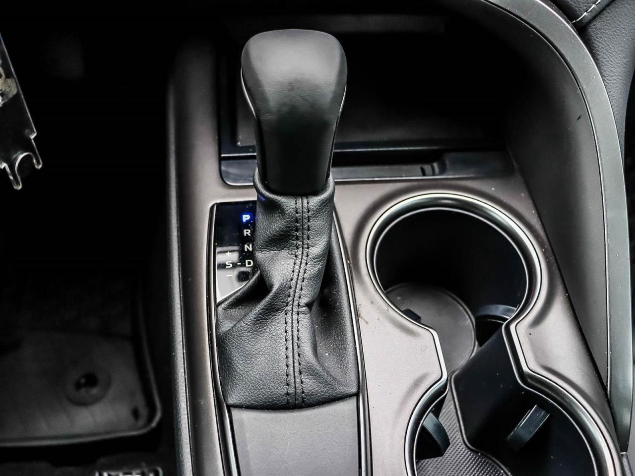 2024 Toyota Camry SE Photo