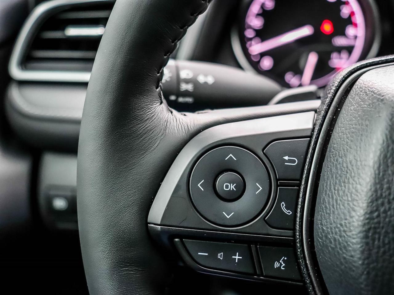 2024 Toyota Camry SE Photo