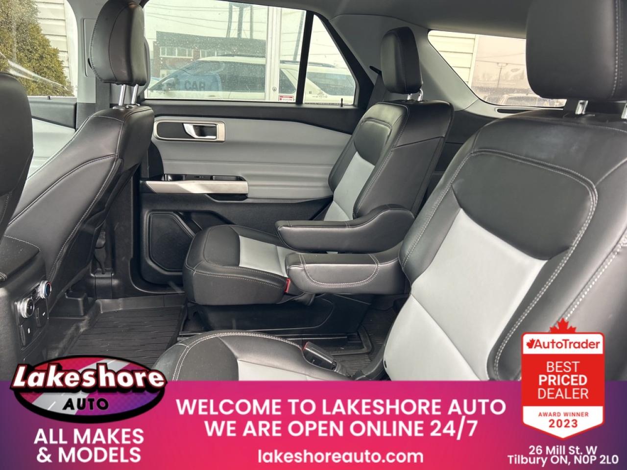 2023 Ford Explorer XLT Photo