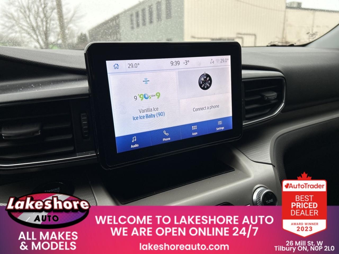 2023 Ford Explorer XLT Photo