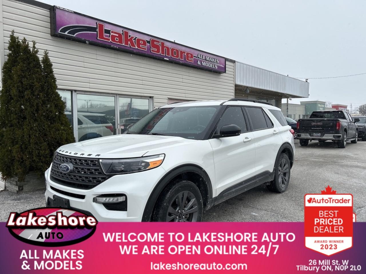 2023 Ford Explorer XLT Photo0