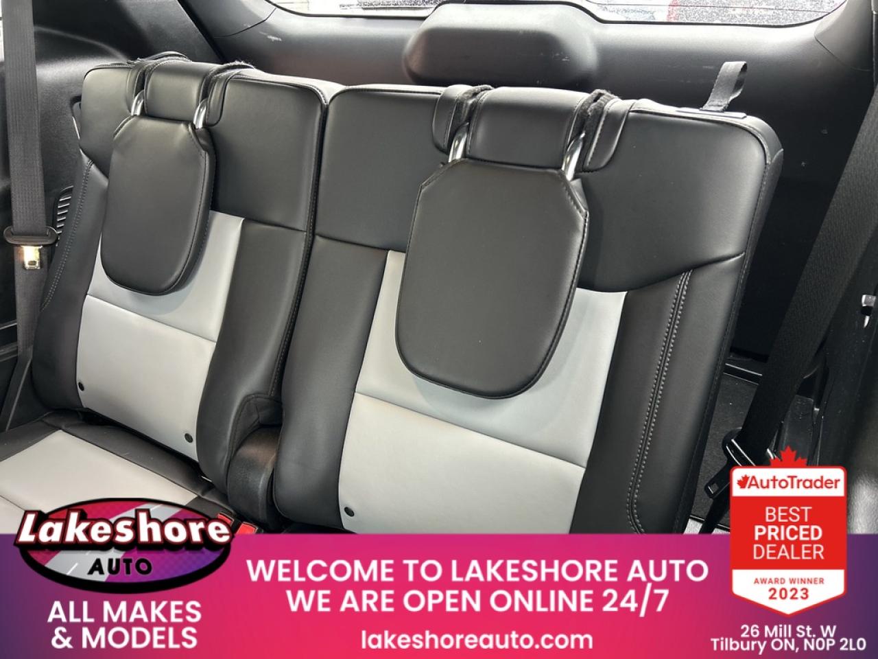 2023 Ford Explorer XLT Photo