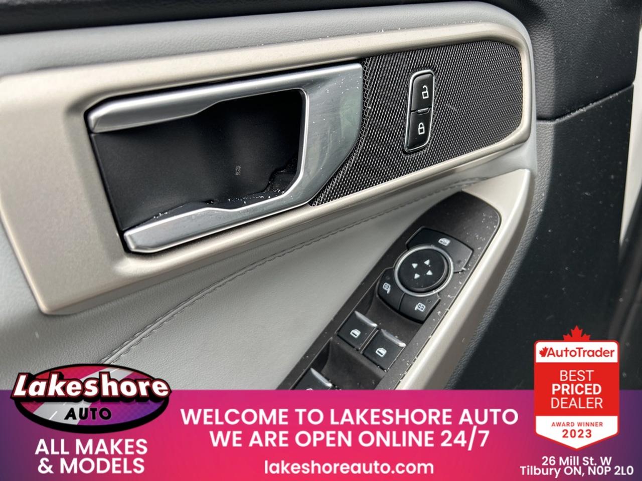 2023 Ford Explorer XLT Photo