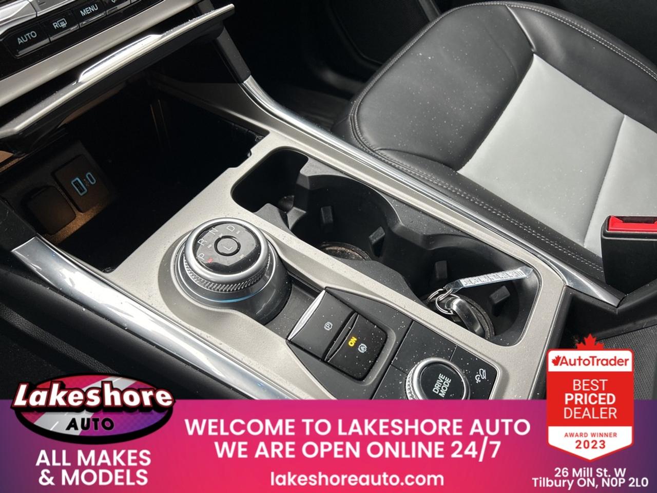 2023 Ford Explorer XLT Photo