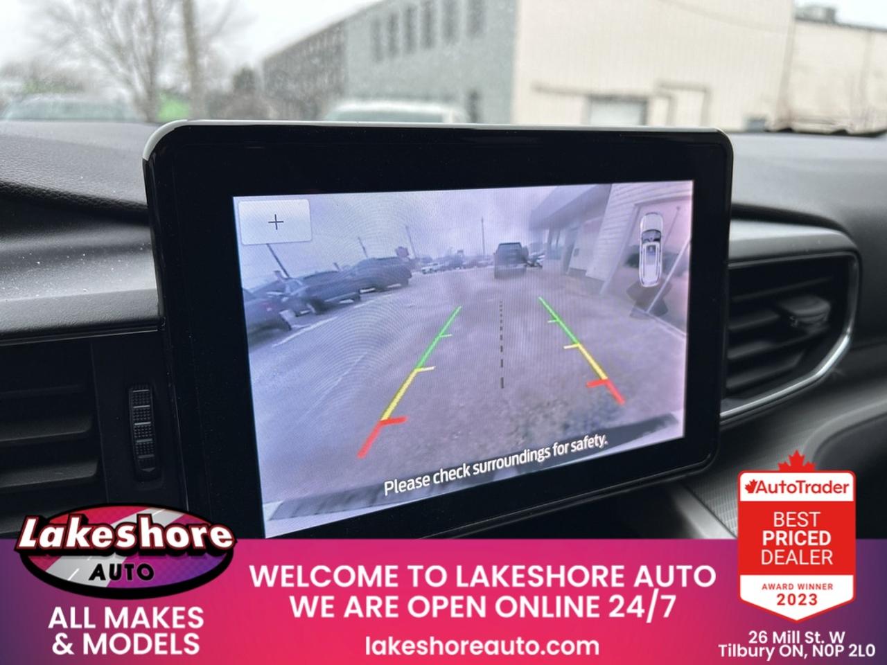 2023 Ford Explorer XLT Photo