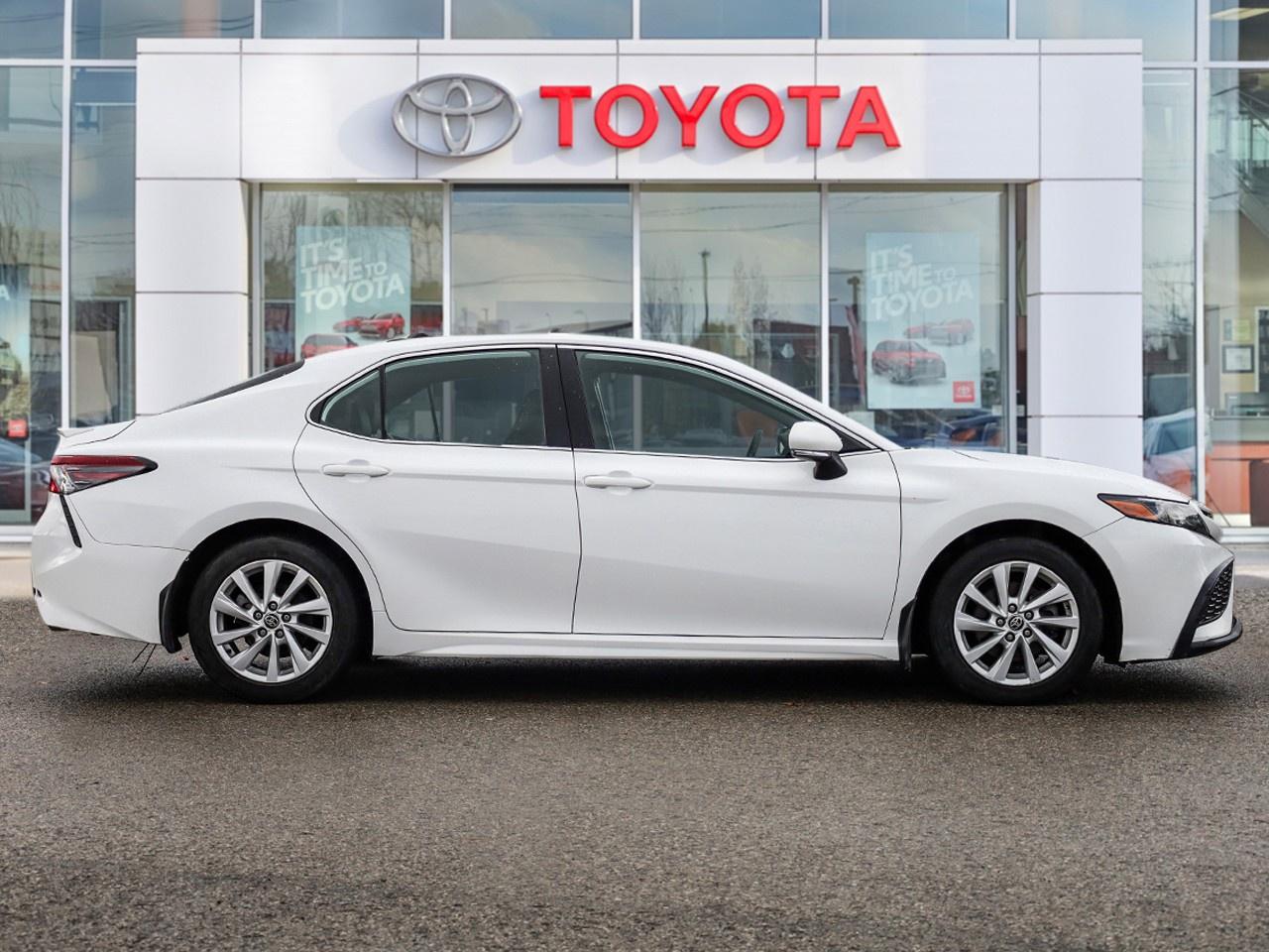 2021 Toyota Camry SE Photo2