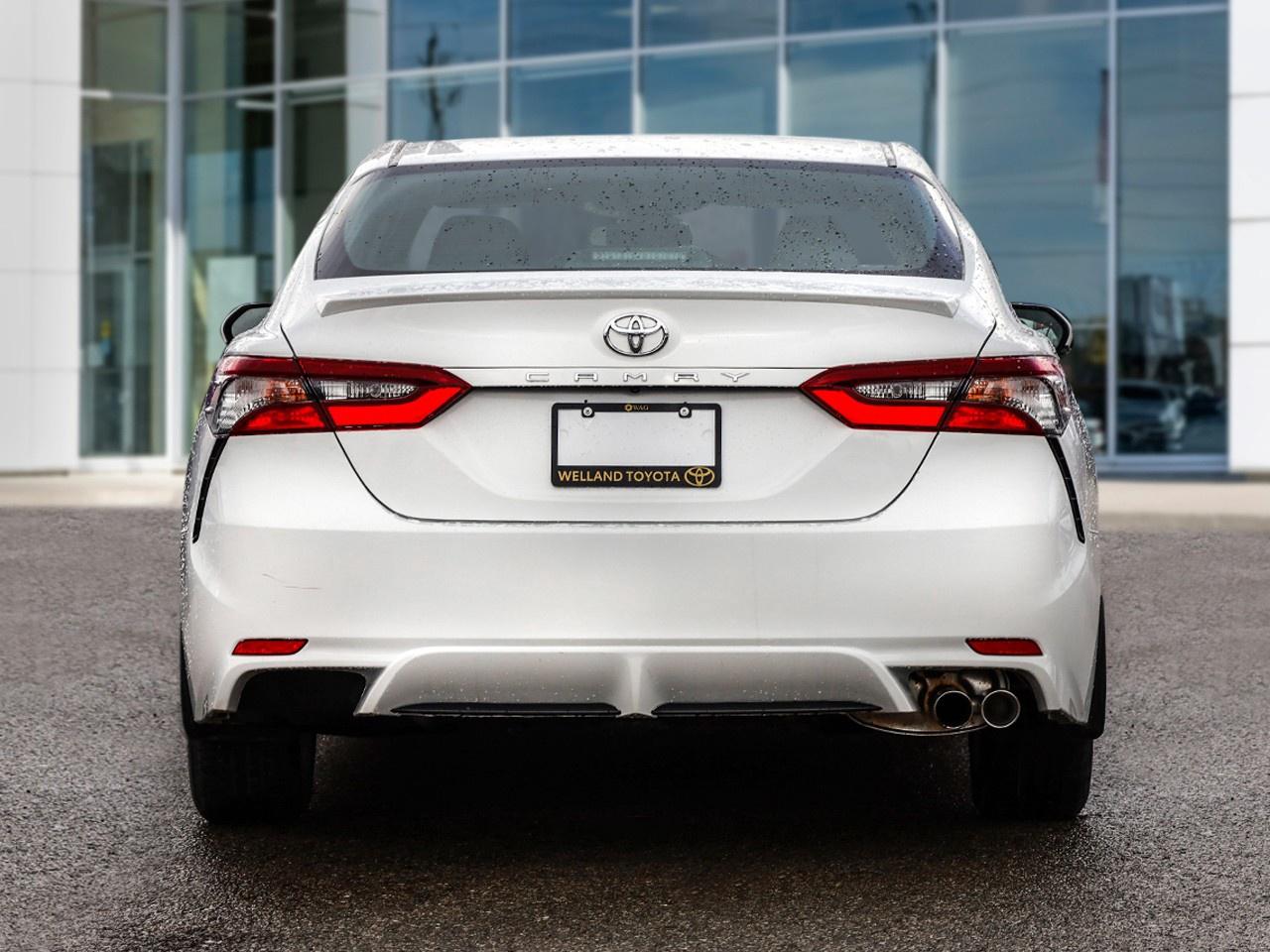 2021 Toyota Camry SE Photo