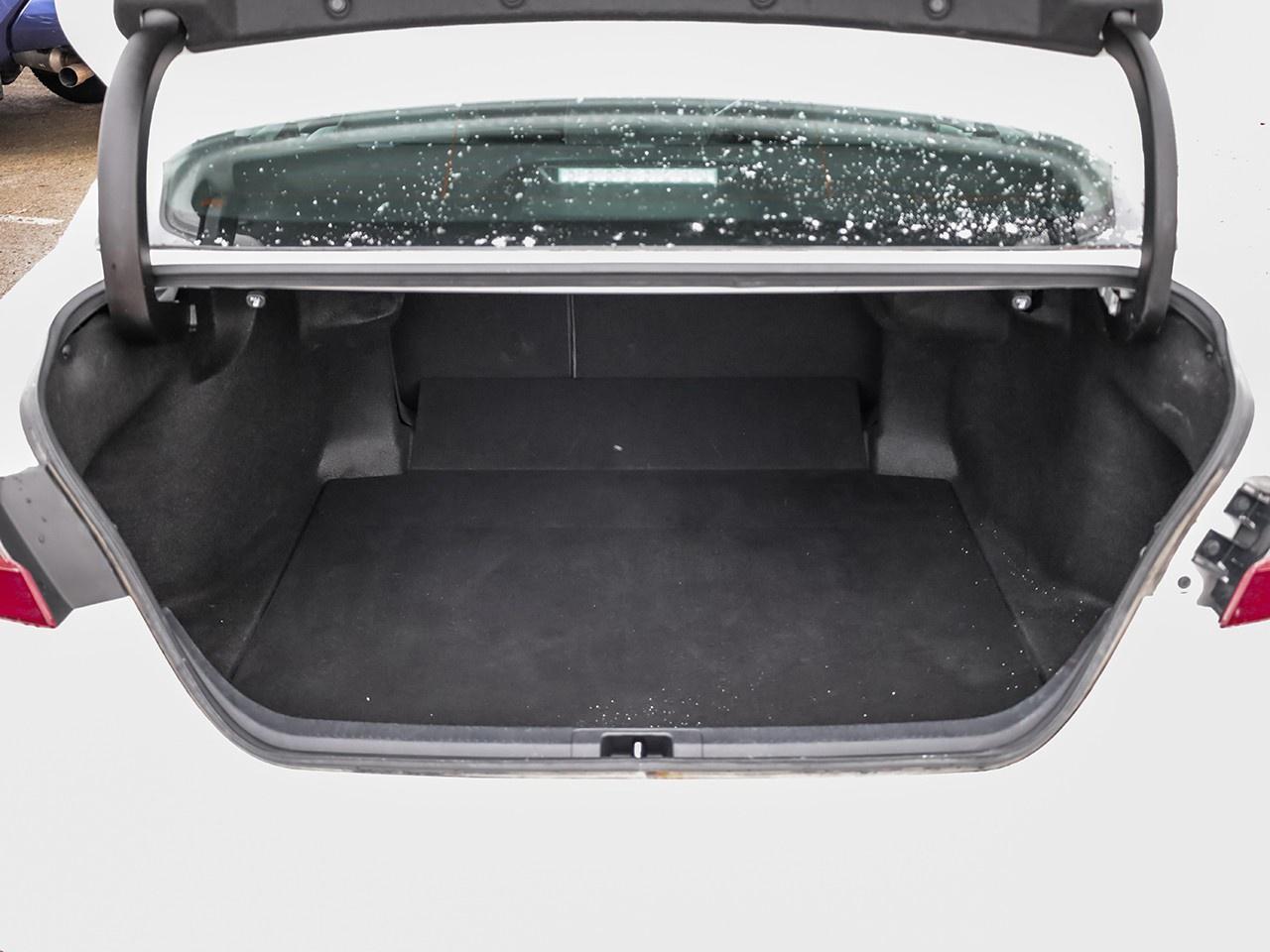 2021 Toyota Camry SE Photo