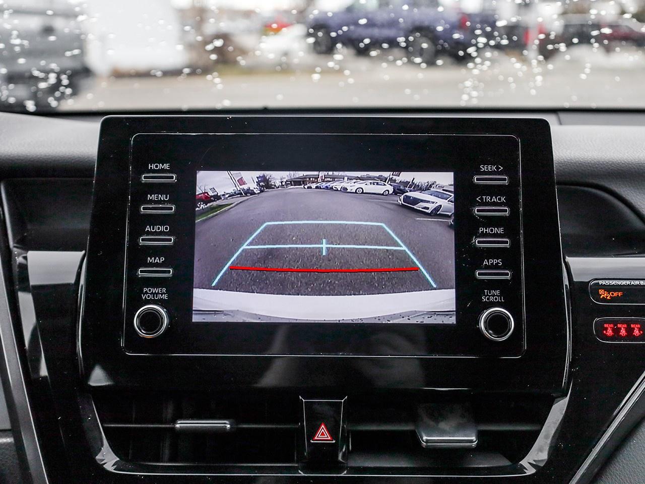 2021 Toyota Camry SE Photo