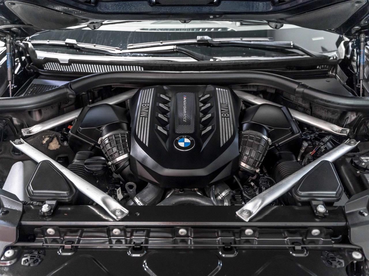 2022 BMW X7 M50i|M AERODYNAMICS|INDIVIDUAL|MASSAGE|LASER LIGHTS|ADAPT CRUISE Photo