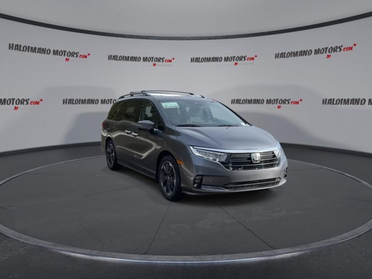 2024 Honda Odyssey Touring | Sunroof | Remote Start | 2nd Row Captain Seats Photo