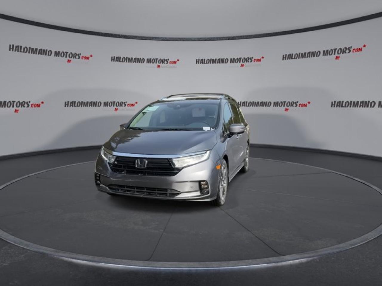 2024 Honda Odyssey Touring | Sunroof | Remote Start | 2nd Row Captain Seats Photo