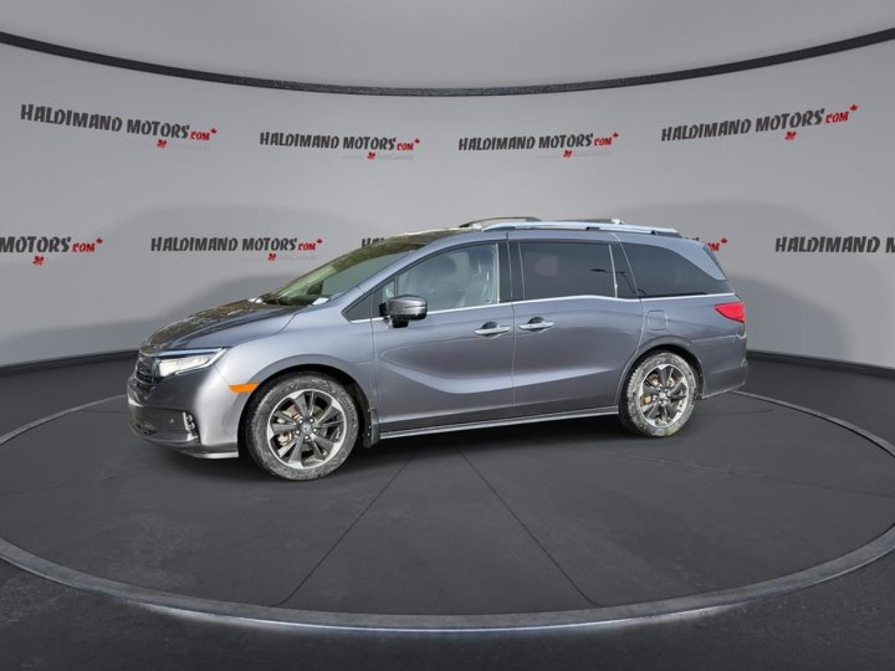 2024 Honda Odyssey Touring | Sunroof | Remote Start | 2nd Row Captain Seats Photo