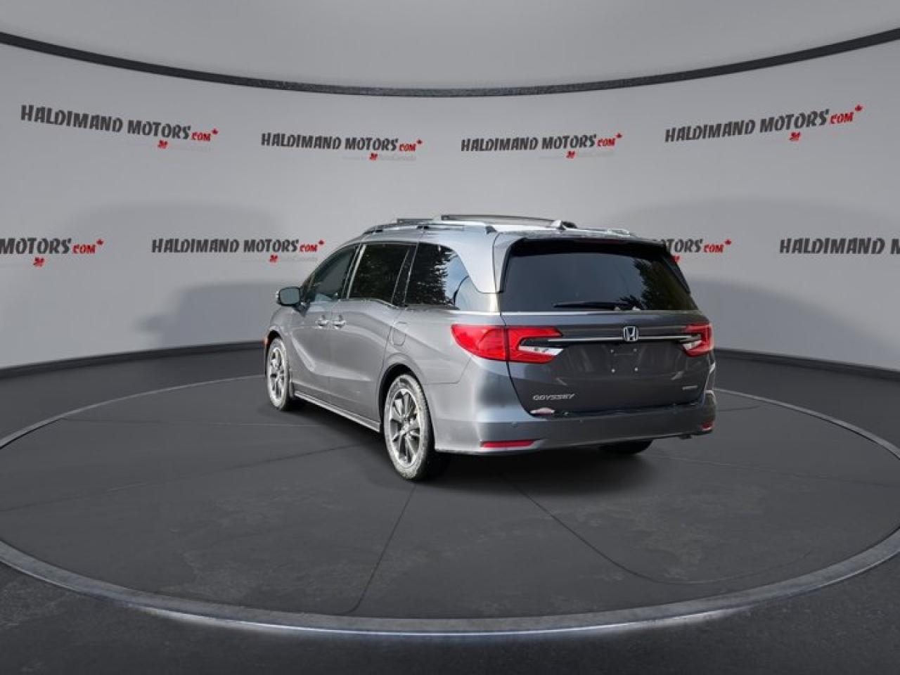 2024 Honda Odyssey Touring | Sunroof | Remote Start | 2nd Row Captain Seats Photo