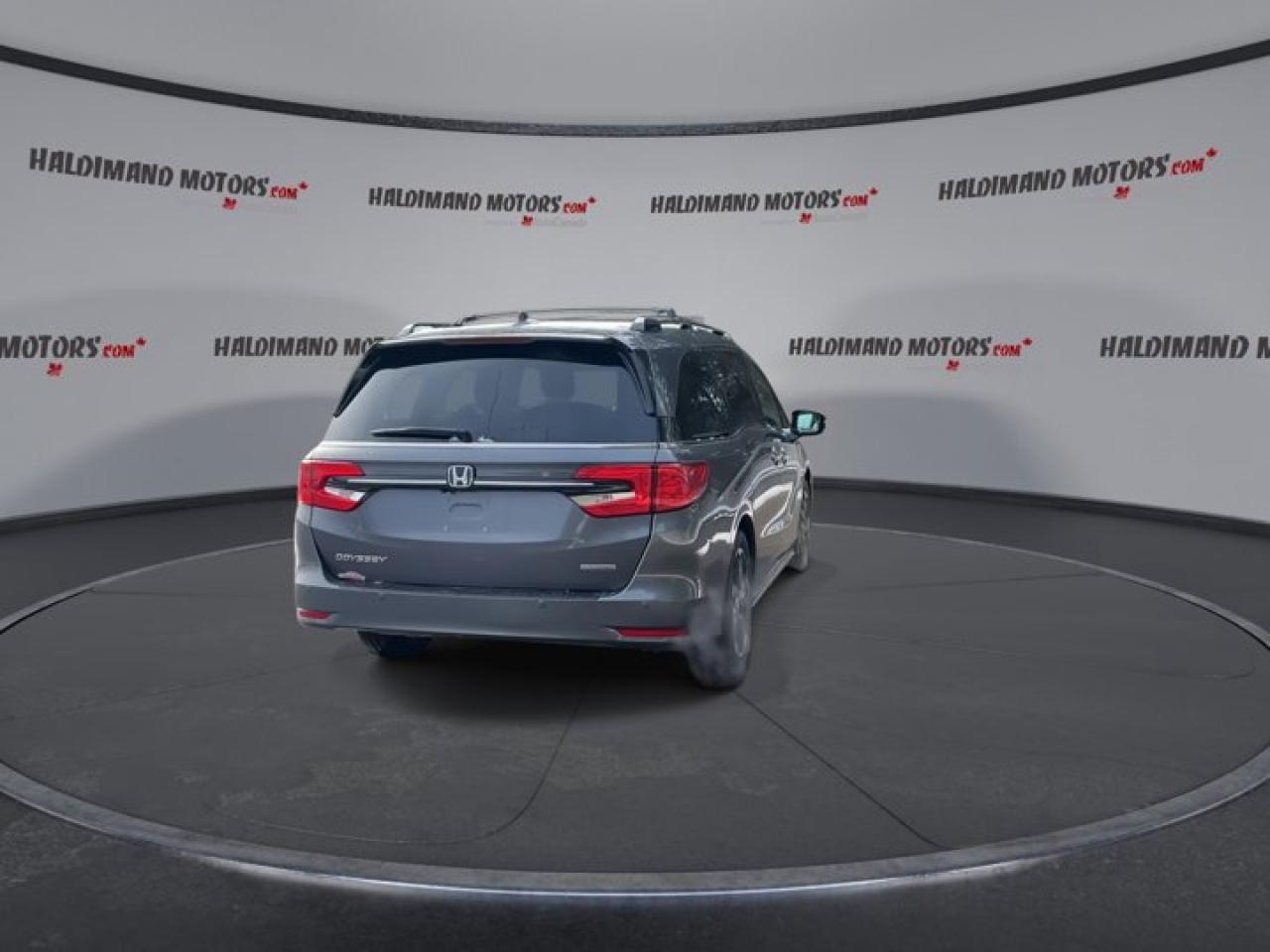 2024 Honda Odyssey Touring | Sunroof | Remote Start | 2nd Row Captain Seats Photo