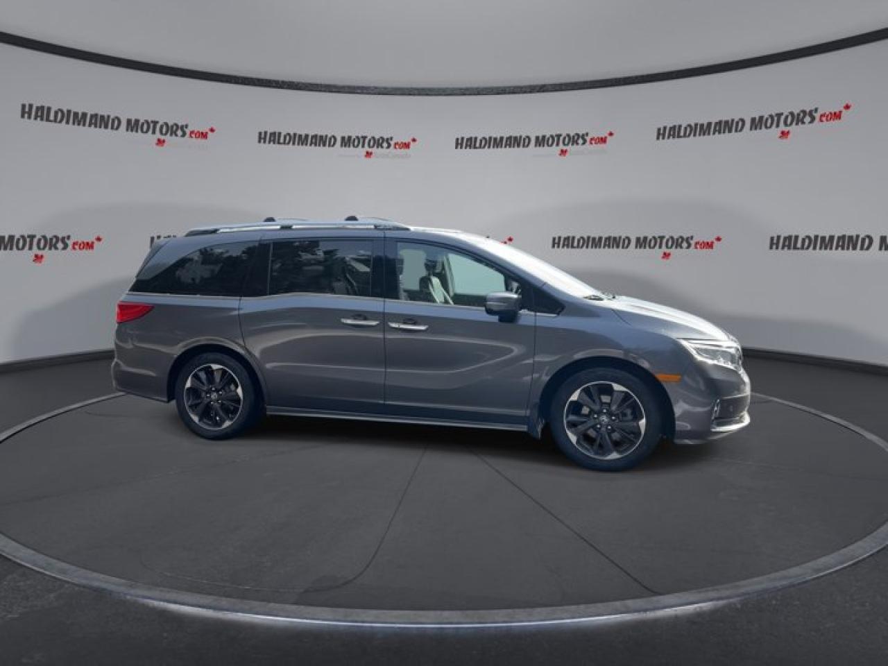 2024 Honda Odyssey Touring | Sunroof | Remote Start | 2nd Row Captain Seats Photo