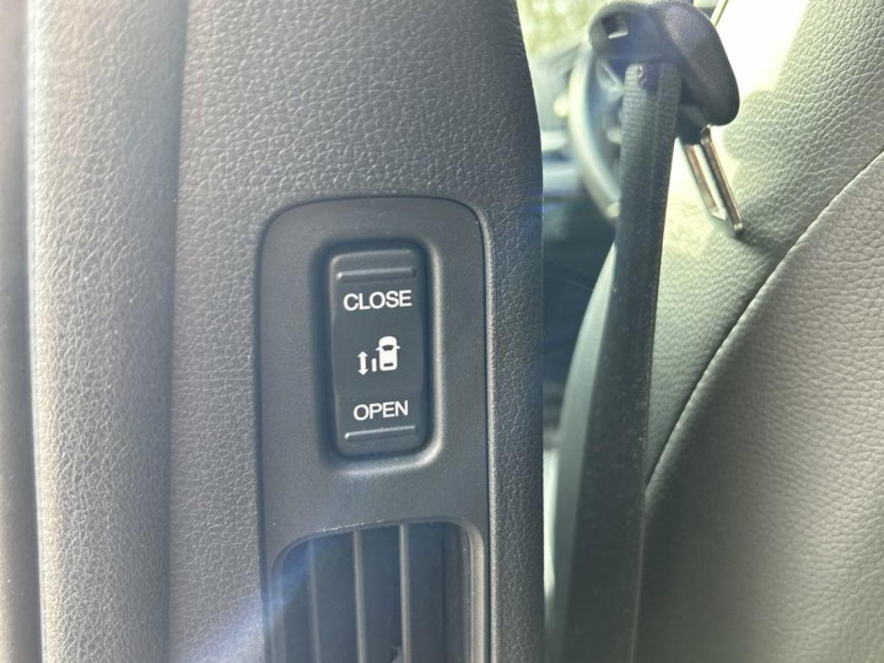 2024 Honda Odyssey Touring | Sunroof | Remote Start | 2nd Row Captain Seats Photo