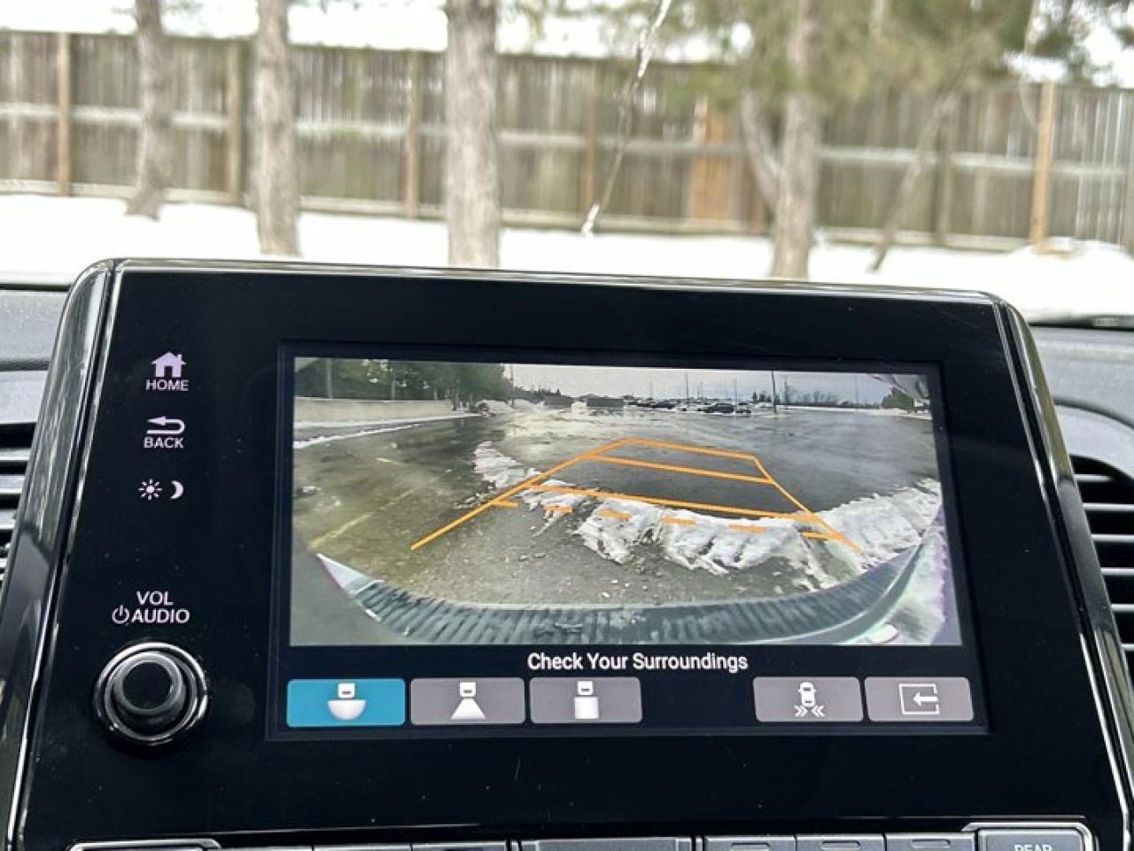 2024 Honda Odyssey Touring | Sunroof | Remote Start | 2nd Row Captain Seats Photo