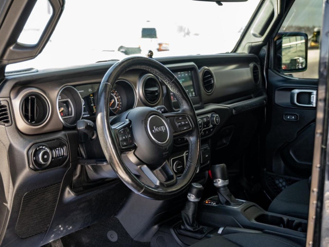 2020 Jeep Wrangler UNLIMITED SPORT Photo2