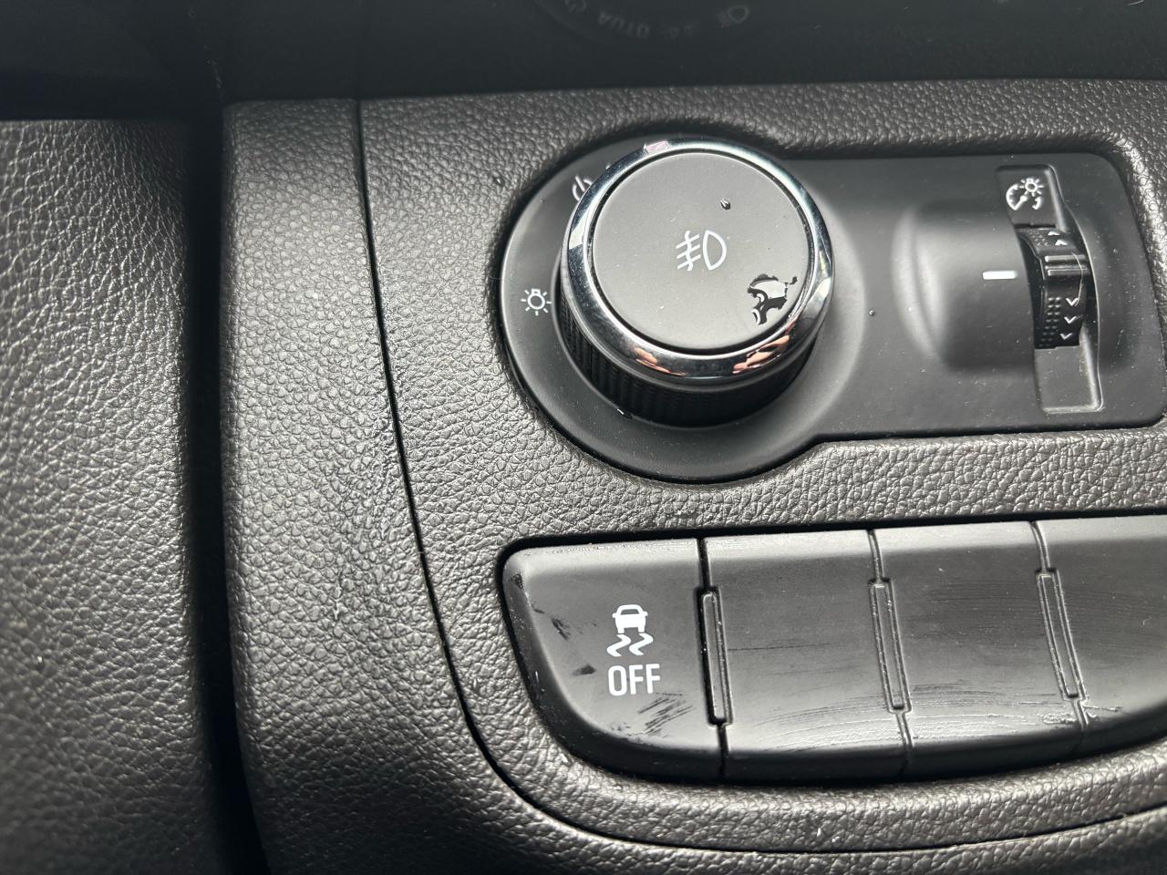 2018 Chevrolet Spark LT, Hatchback, Back-Up-Camera, Alloys, Bluetooth Photo