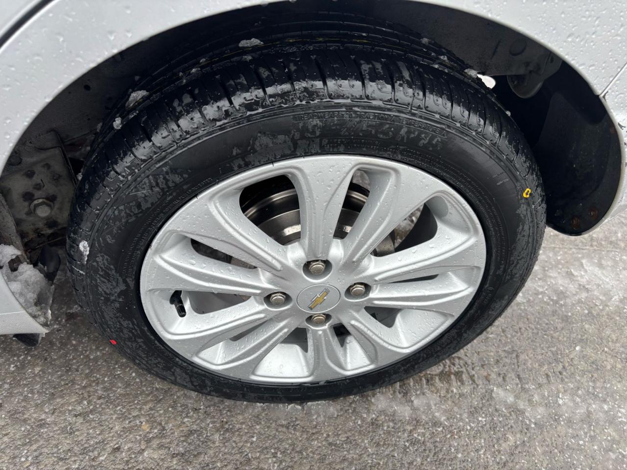 2018 Chevrolet Spark LT, Hatchback, Back-Up-Camera, Alloys, Bluetooth