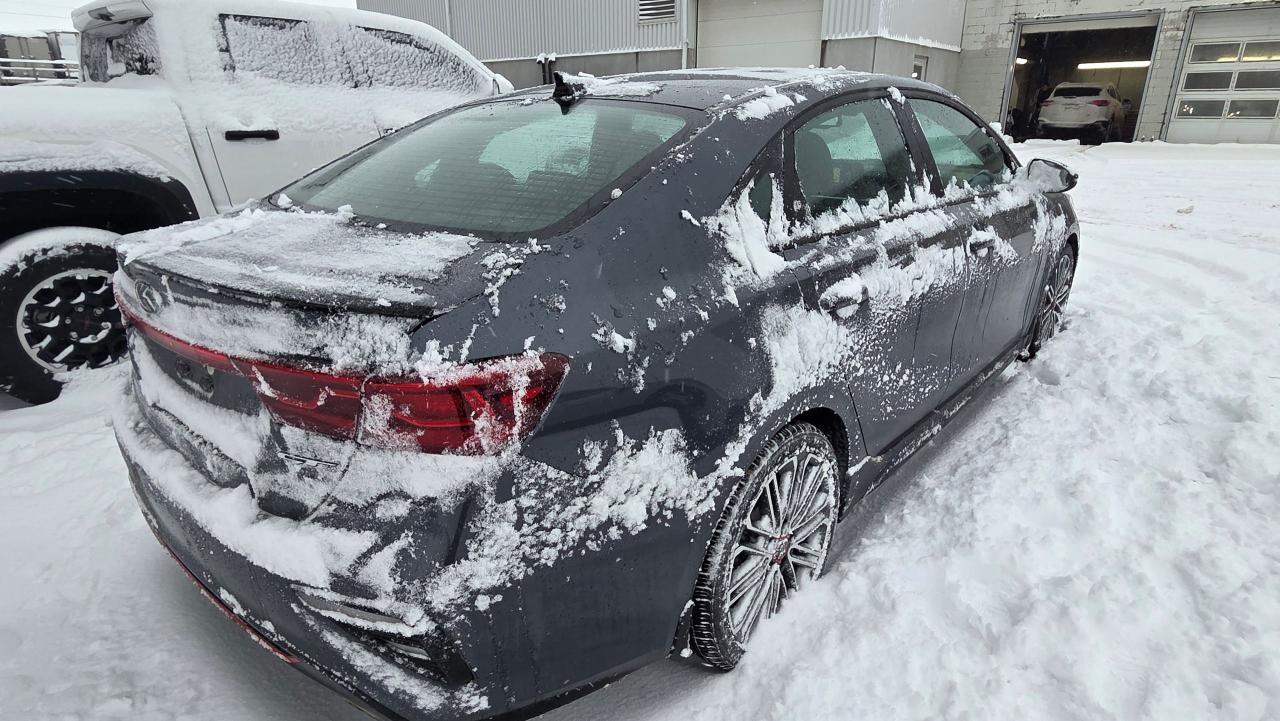 2021 Kia Forte GT Photo4