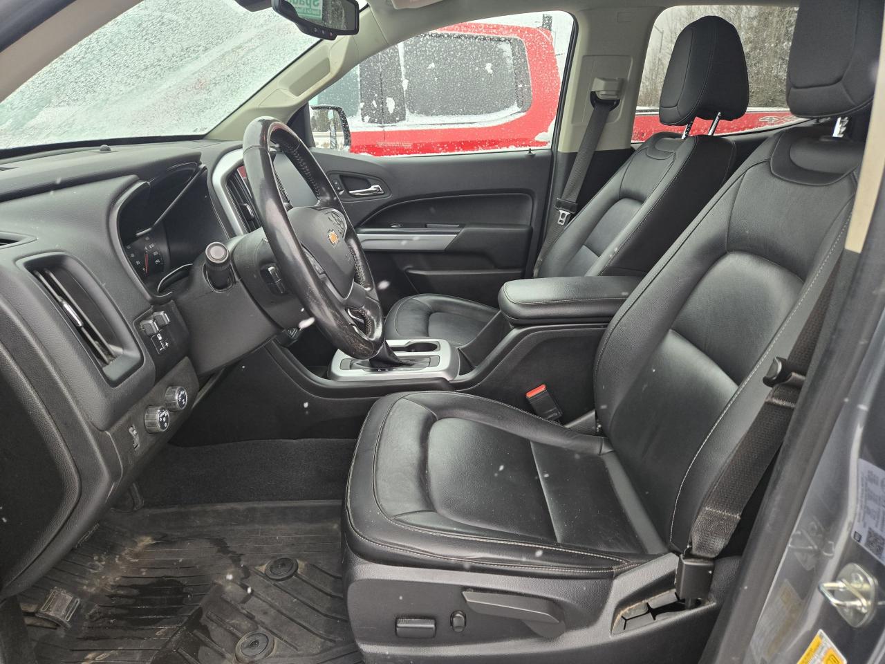 2022 Chevrolet Colorado 4WD LT - Photo #8