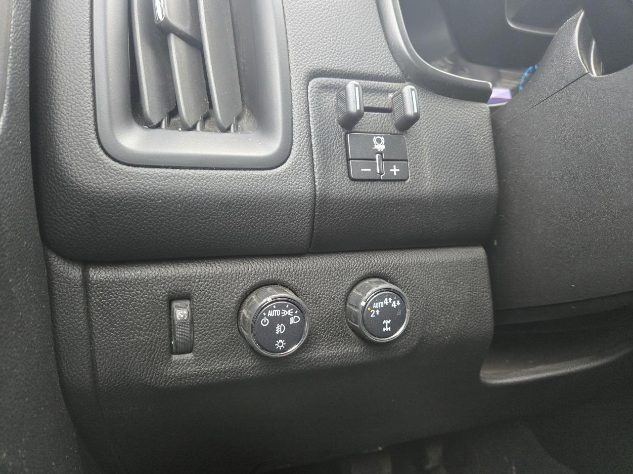 2022 Chevrolet Colorado 4WD LT - Photo #19