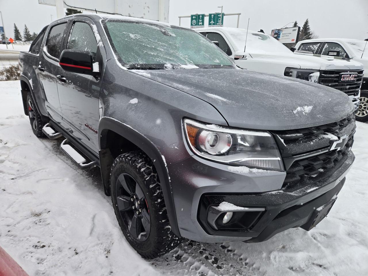 2022 Chevrolet Colorado 4WD LT Photo2