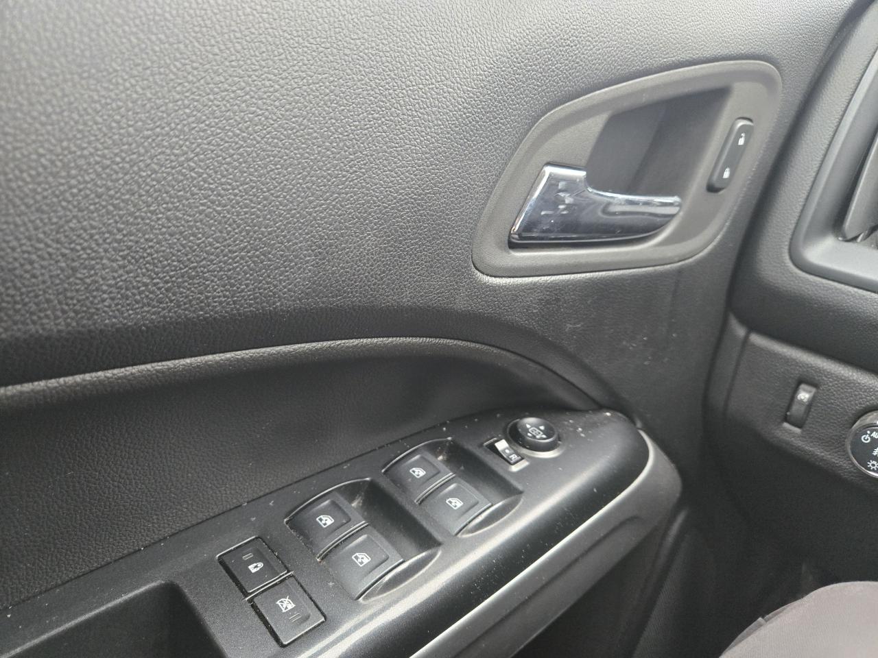 2022 Chevrolet Colorado 4WD LT - Photo #20