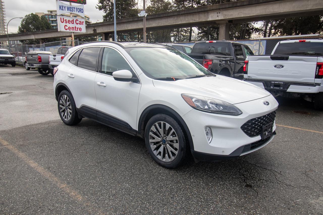2021 Ford Escape Titanium AWD Photo4