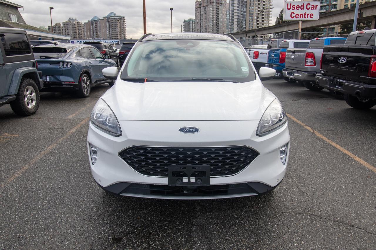 2021 Ford Escape Titanium AWD Photo3