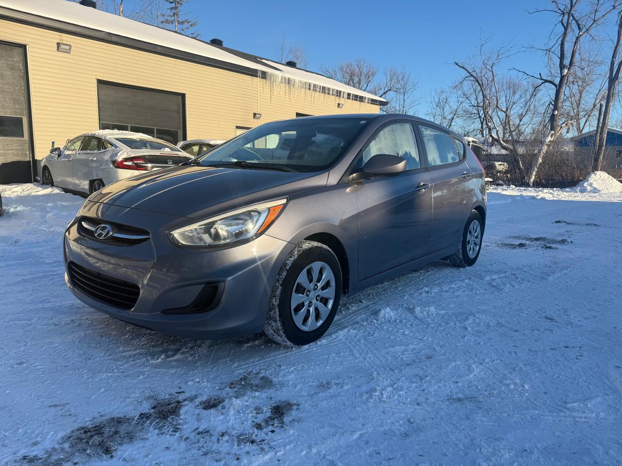 2015 Hyundai Accent 5DR HB MAN GL - Photo #1