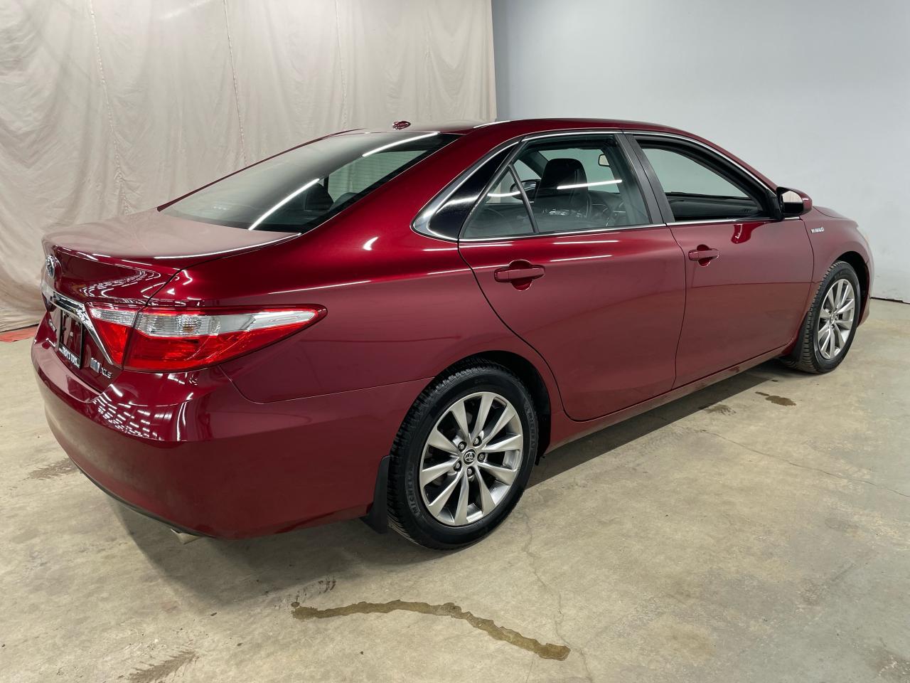 2015 Toyota Camry XLE HYBRID Photo7