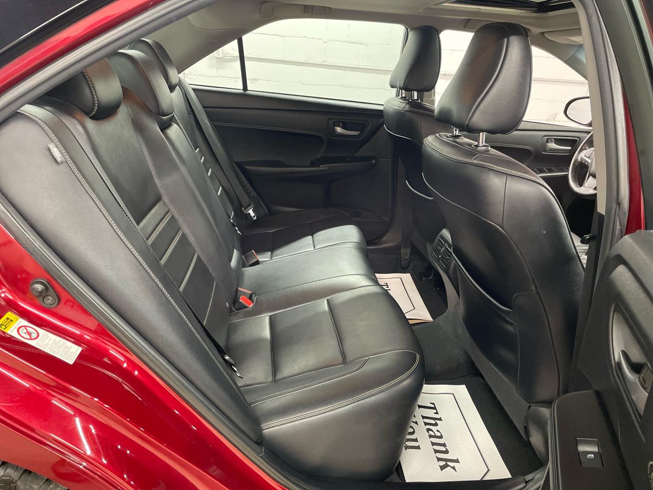 2015 Toyota Camry XLE HYBRID Photo10