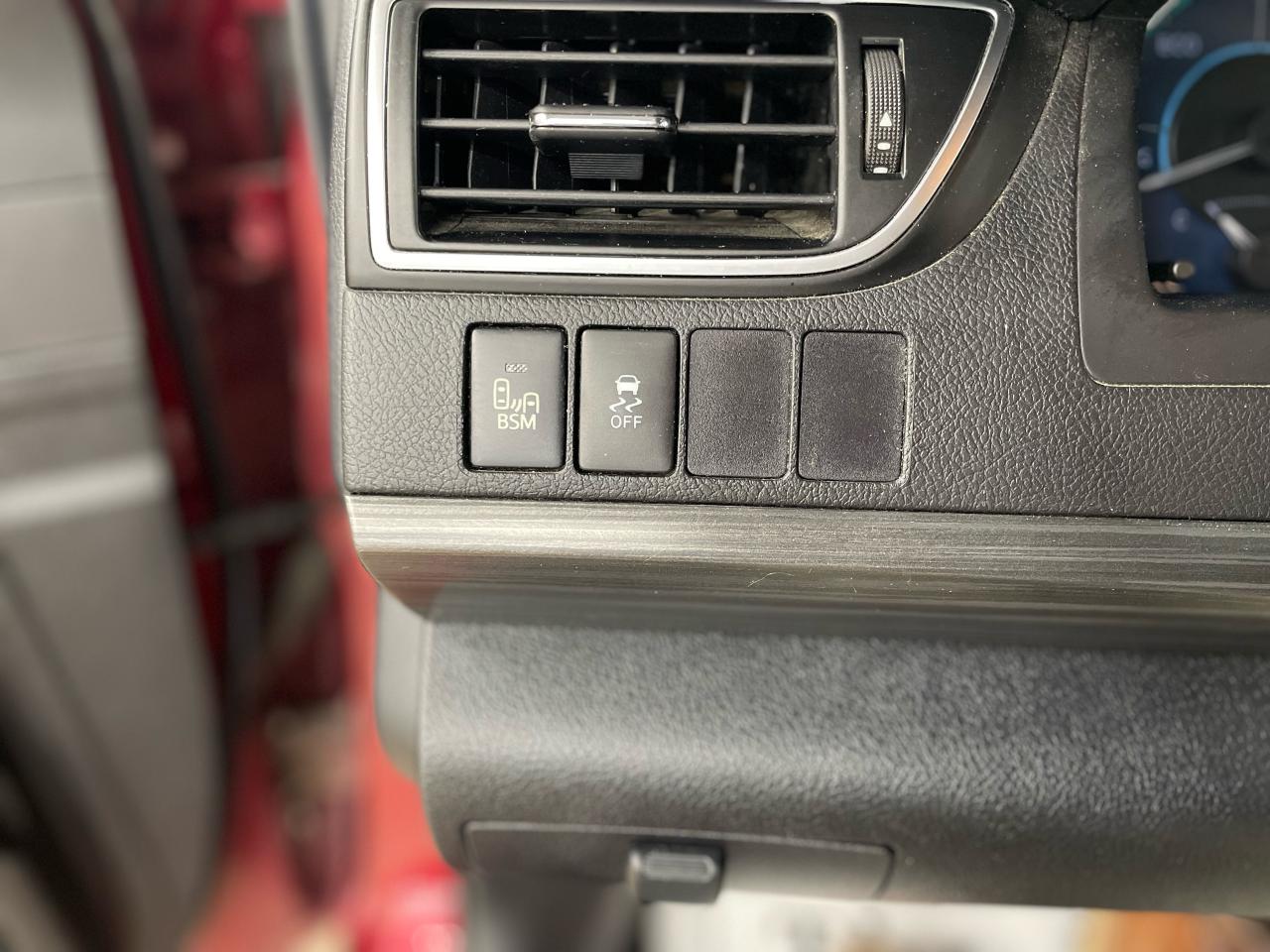 2015 Toyota Camry XLE HYBRID Photo18