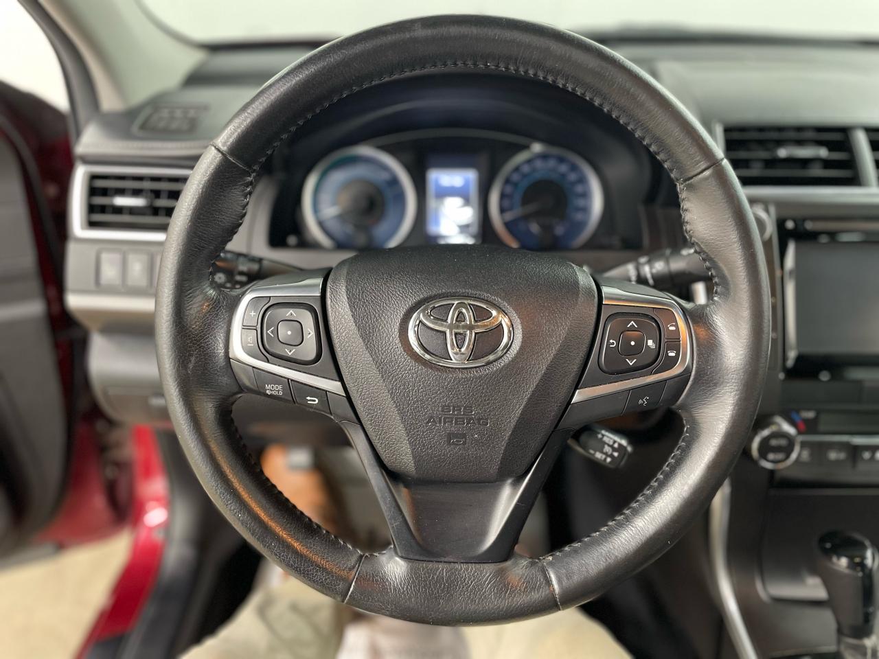2015 Toyota Camry XLE HYBRID Photo12